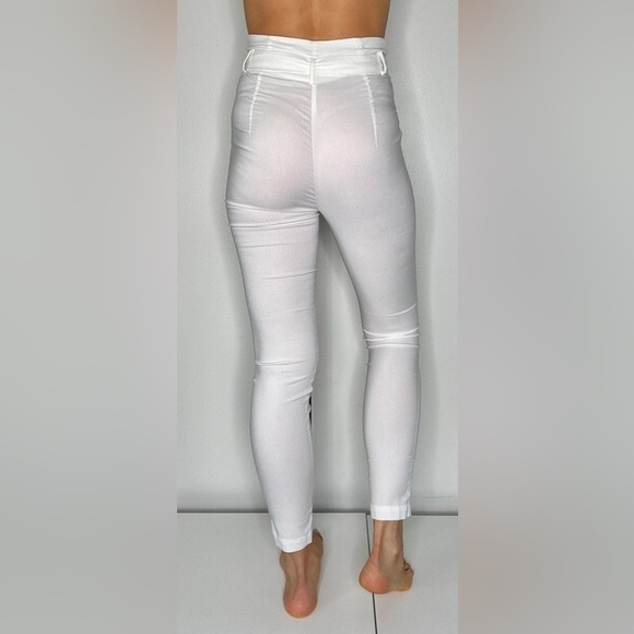 CEFIAN Women High Waisted Pleated & Belted Fitted Pants - Picture 5 of 7